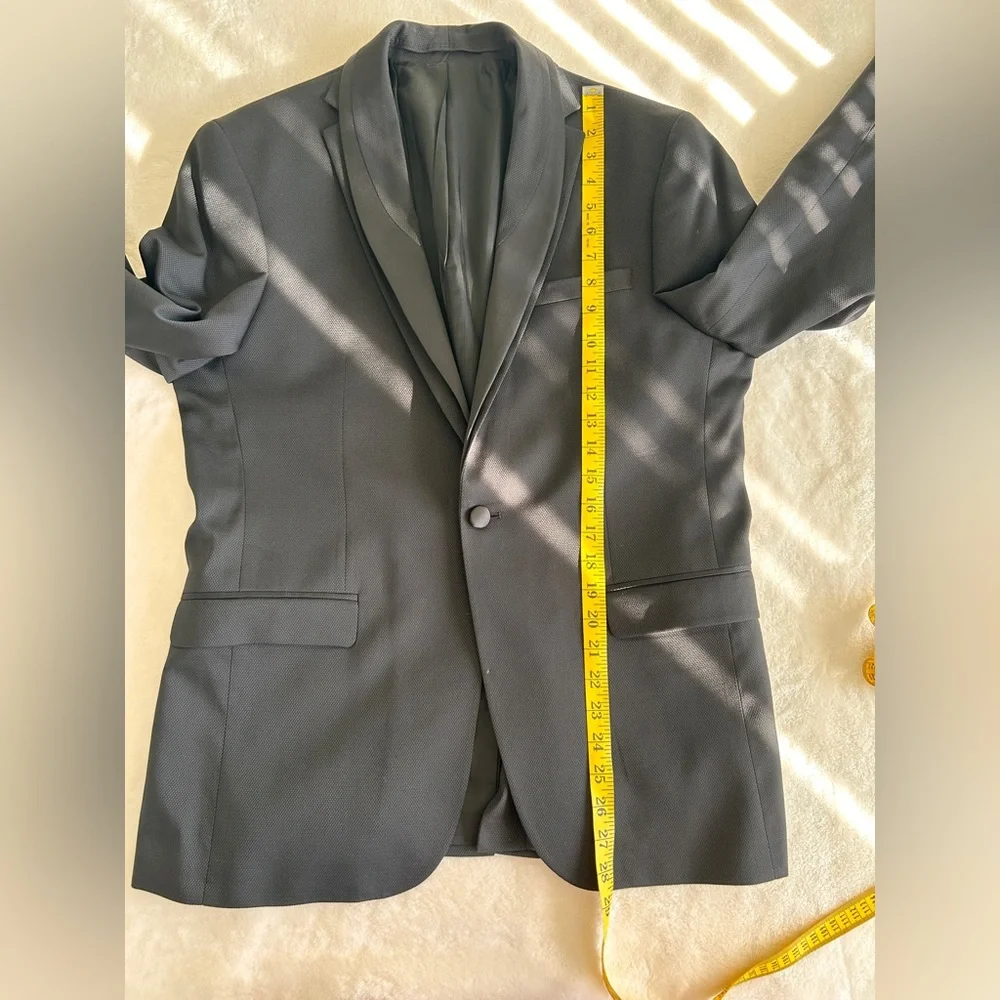 3-piece black tuxedo wedding and business suit with removable collar - Picture 5 of 16